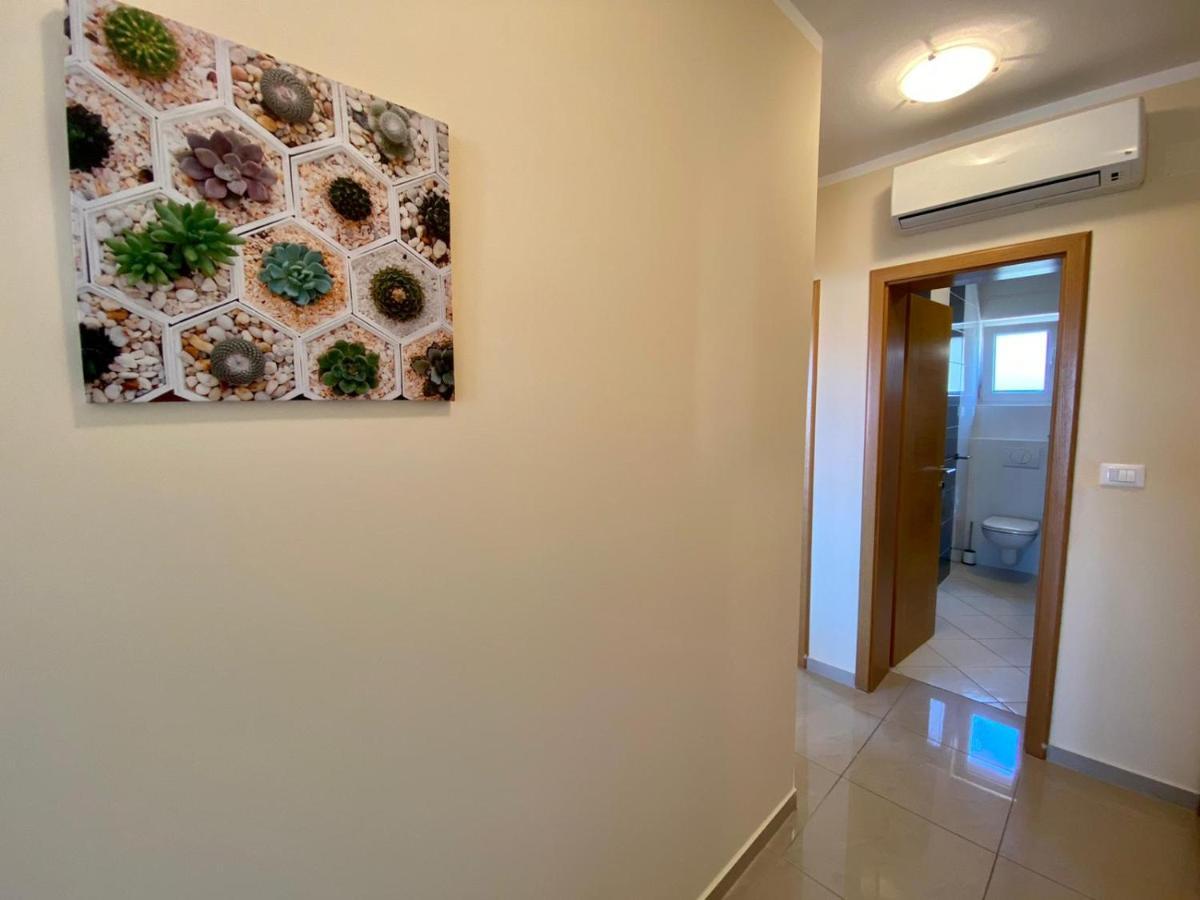 Ferienwohnung Atrium Novalja Exterior foto